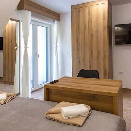 אורחן Marin Miler *