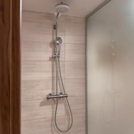 Marin Miler אורחן *